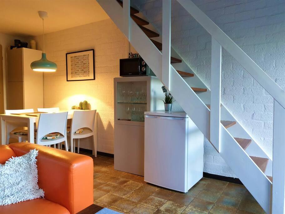 Welkom In Dekreek V59, Dem Freundlichen Ferienhaus Bruinisse Exteriör bild