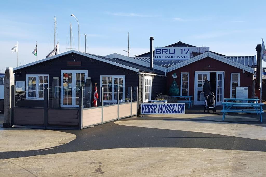 Welkom In Dekreek V59, Dem Freundlichen Ferienhaus Bruinisse Exteriör bild
